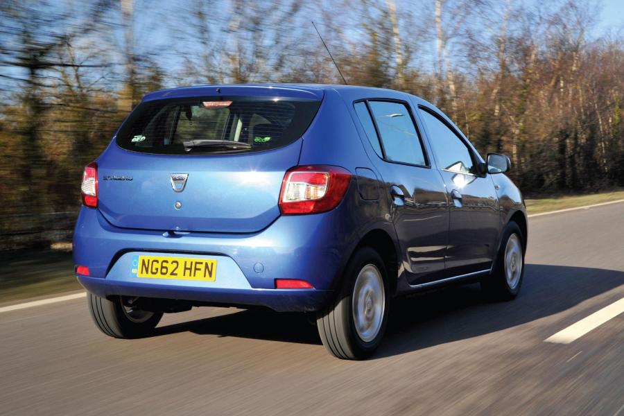  Dacia Sandero Laureate 2013 года  (UK) (фото 15 из 24)